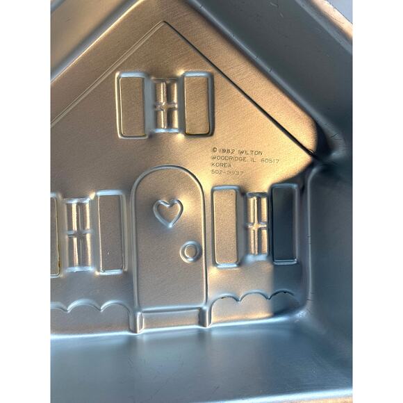 Wilton Holiday House Cake Pan Gingerbread House 1980s Christmas/Valentines Day - Picture 4 of 7